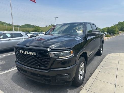 Used 2025 RAM 1500 Big Horn AWD/4WD image 4
