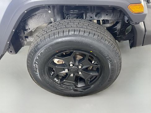 Used 2023 Jeep Wrangler Sport image 30