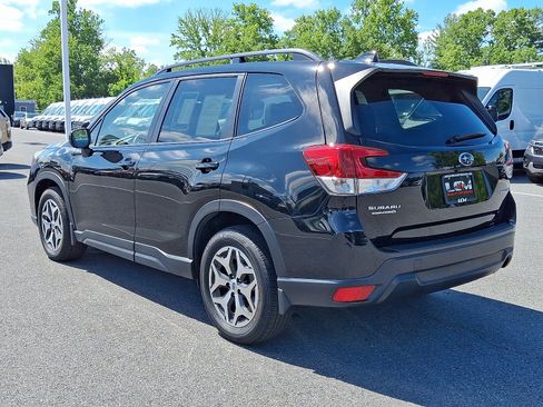 Used 2020 Subaru Forester Premium AWD/4WD image 7
