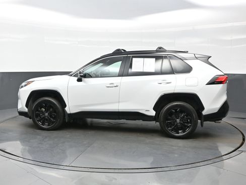 Used 2024 Toyota RAV4 XSE AWD/4WD image 3