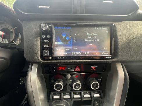 Used 2019 Toyota 86 image 17