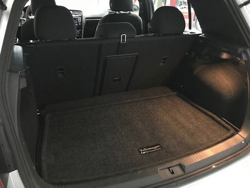 Used 2017 Volkswagen GTI SE image 30