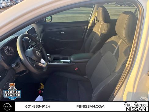 Used 2024 Nissan Sentra SV FWD image 19