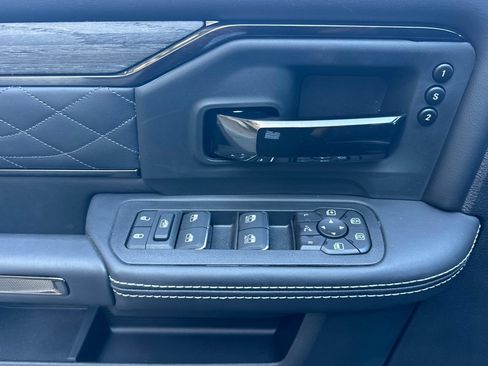New 2026 RAM 2500 Limited AWD/4WD image 10