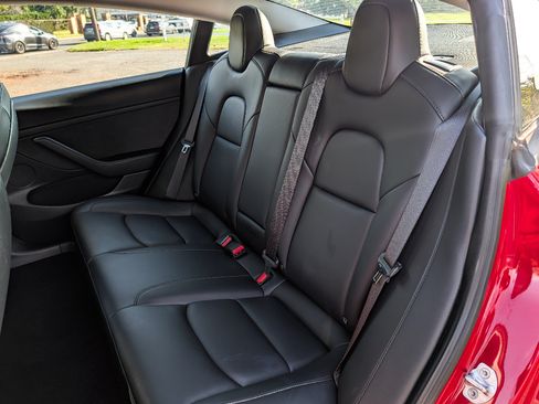 Used 2022 Tesla Model 3 Long Range AWD/4WD image 18