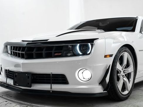 Used 2010 Chevrolet Camaro SS w/ RS Package image 16