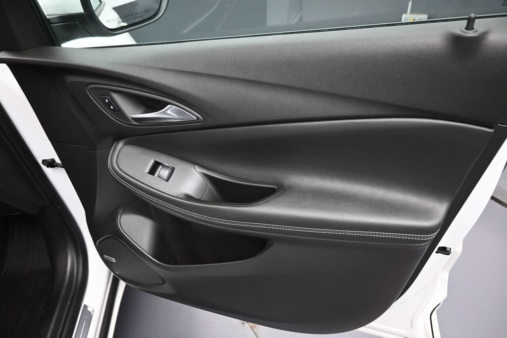 Used 2024 Buick Encore GX Avenir w/ Avenir Technology Package AWD/4WD image 34