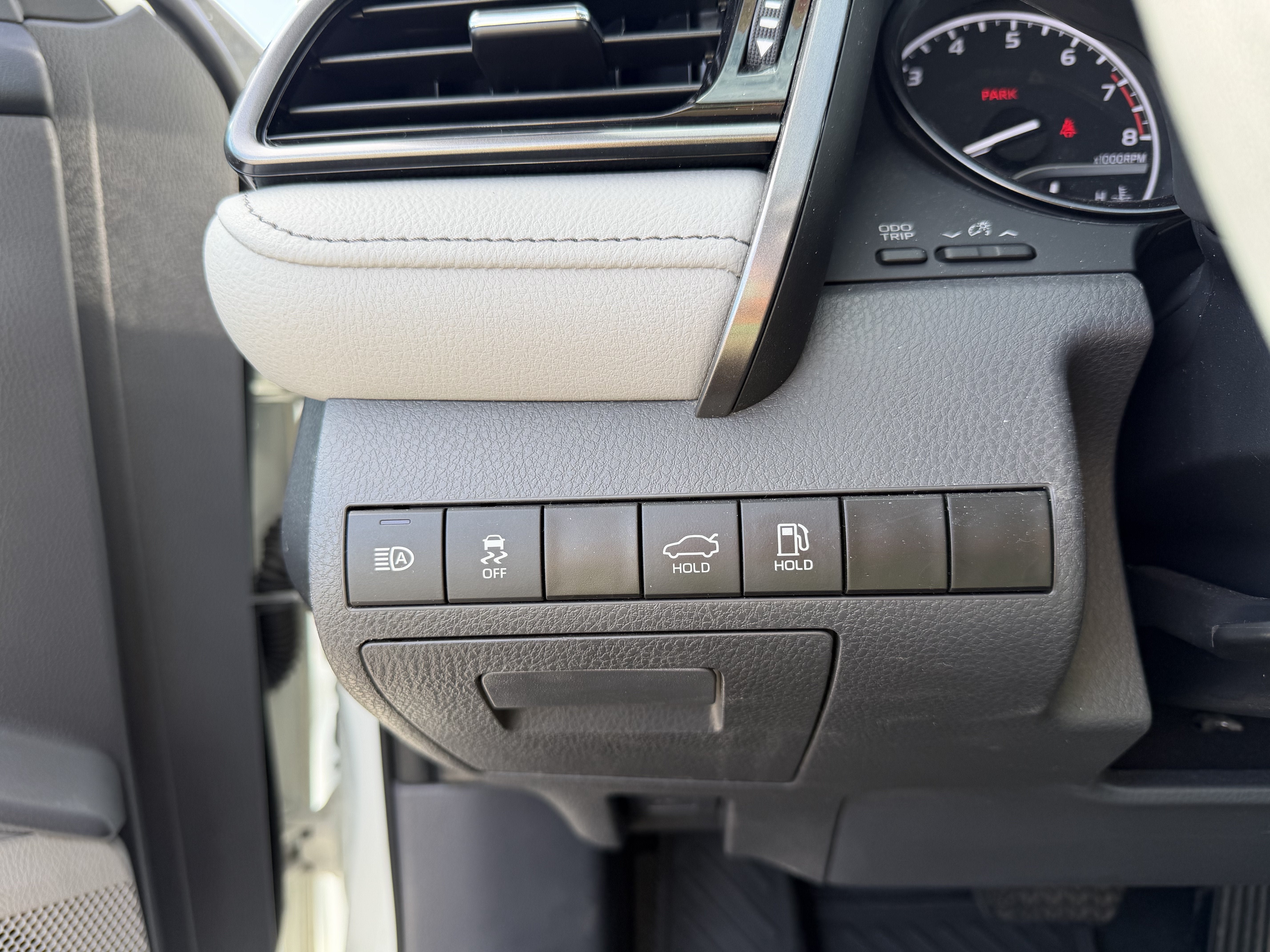 Used 2024 Toyota Camry SE AWD/4WD image 15