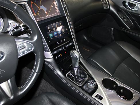 Used 2015 INFINITI Q50 Premium w/ Navigation Package RWD image 19