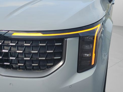 New 2026 Kia Carnival SX FWD image 10