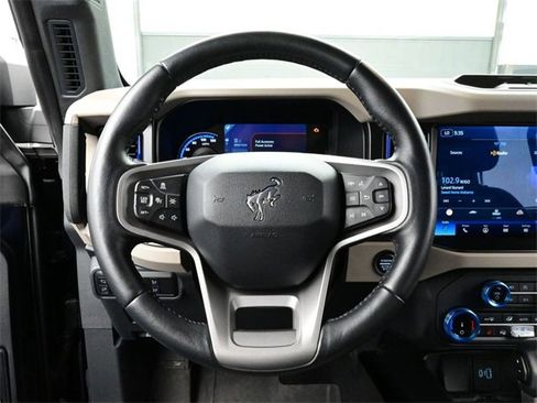 Used 2022 Ford Bronco Wildtrak image 7