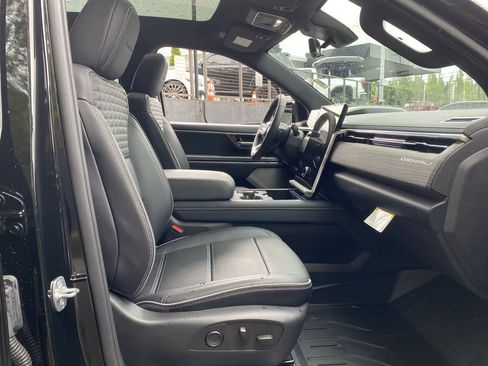 Used 2025 GMC Sierra EV Denali AWD/4WD image 18