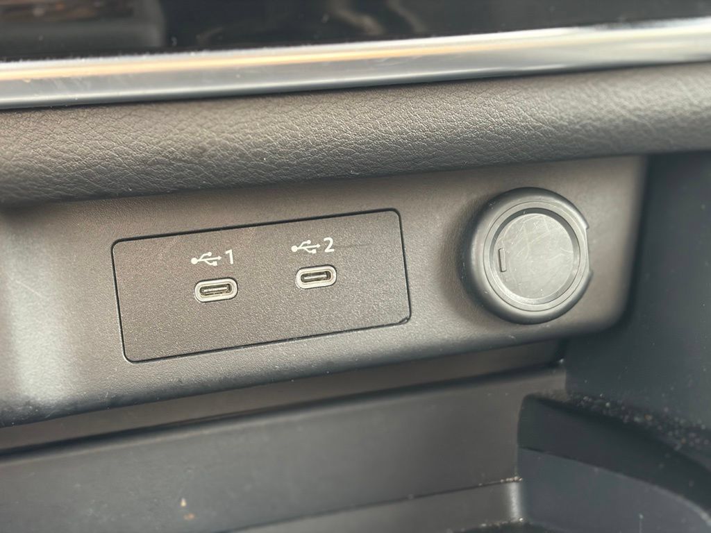 Used 2024 Nissan Rogue S AWD/4WD image 26