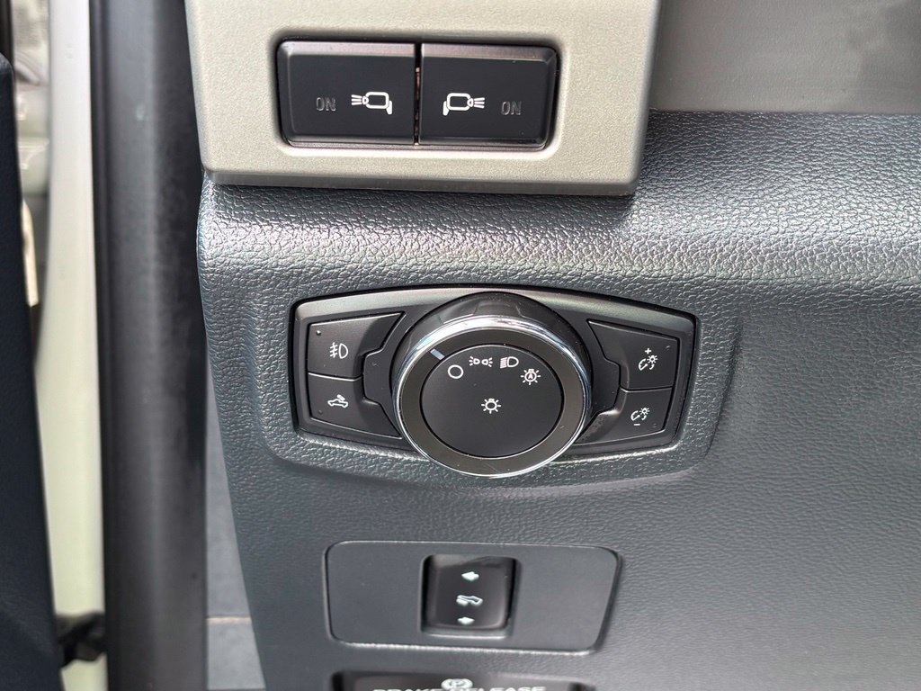 Used 2022 Ford F250 Lariat w/ Chrome Package AWD/4WD image 28