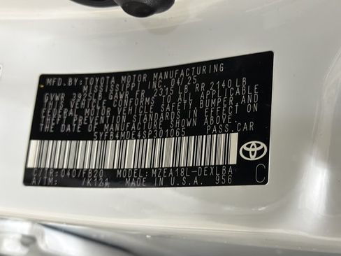 Used 2025 Toyota Corolla LE FWD image 11