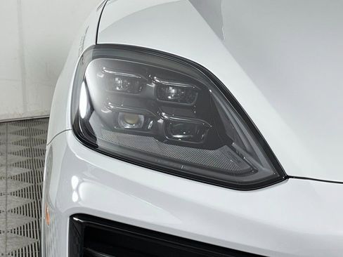 New 2026 Porsche Cayenne GTS AWD/4WD image 11