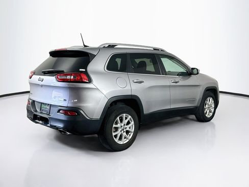 Used 2018 Jeep Cherokee Latitude Plus w/ Comfort/Convenience Group AWD/4WD image 9