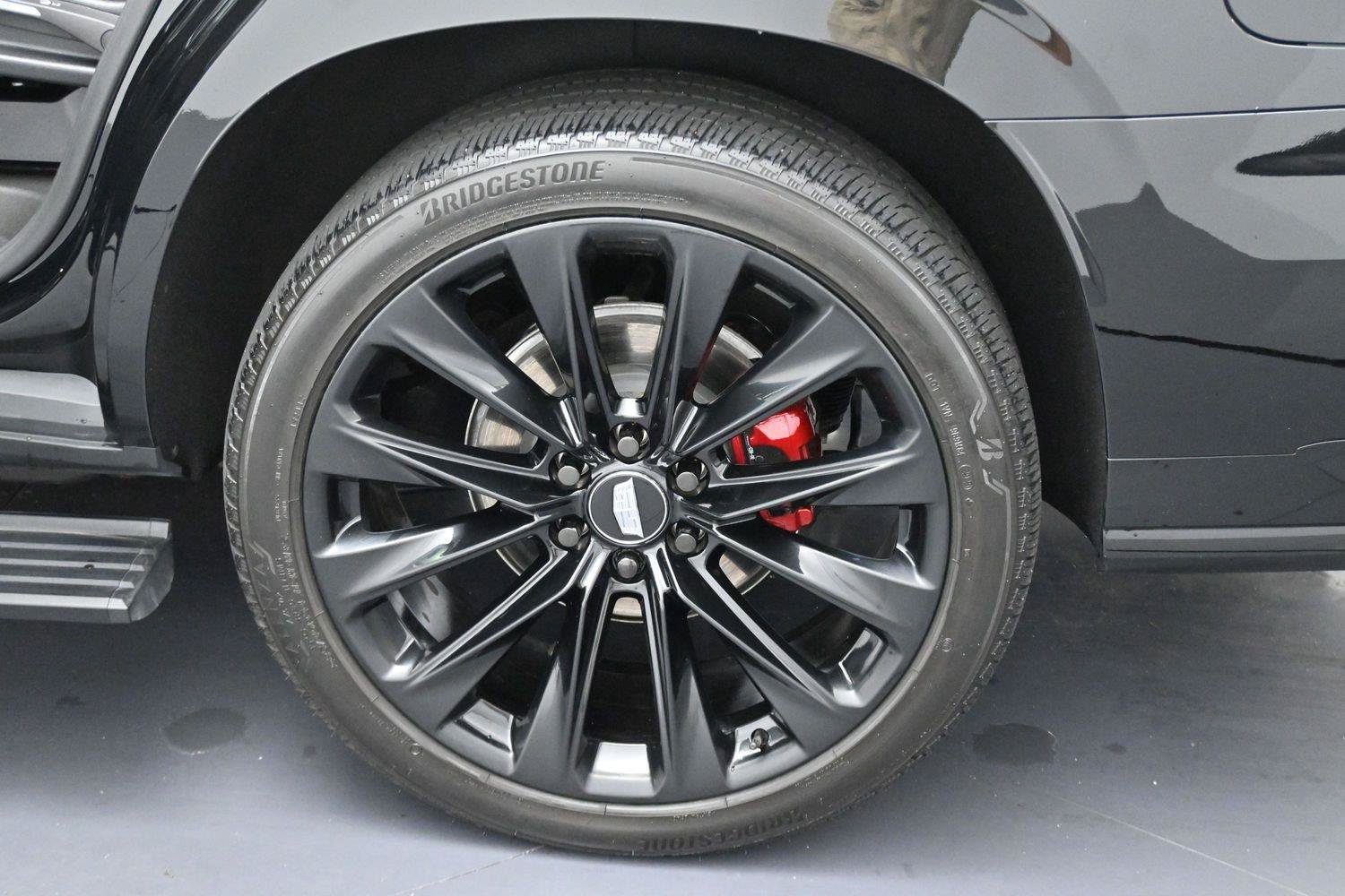 Used 2025 Cadillac Escalade V w/ LPO, ONYX Package AWD/4WD image 44