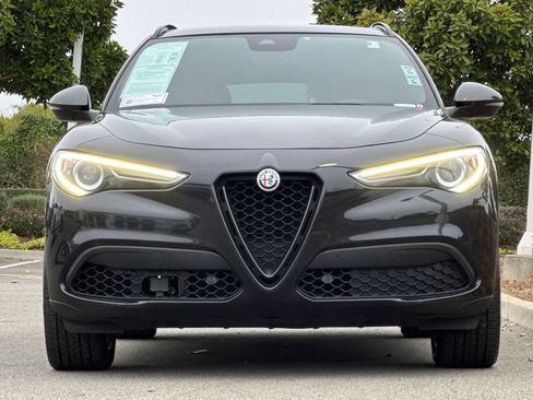 Used 2019 Alfa Romeo Stelvio Ti Sport w/ Quick Order Package 22S Sport AWD/4WD image 5