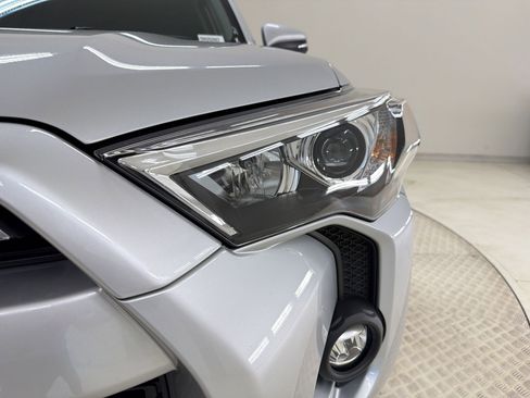 Used 2023 Toyota 4Runner SR5 Premium w/ Moonroof Package RWD image 11