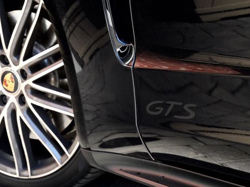 Used 2022 Porsche Panamera GTS AWD/4WD image 8