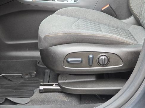 Used 2022 Chevrolet Equinox LT image 18