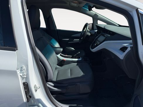 Used 2020 Chevrolet Bolt Premier w/ Infotainment Package FWD image 19