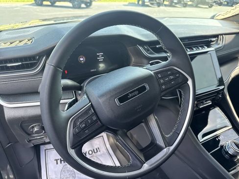Used 2025 Jeep Grand Cherokee L Laredo AWD/4WD image 14
