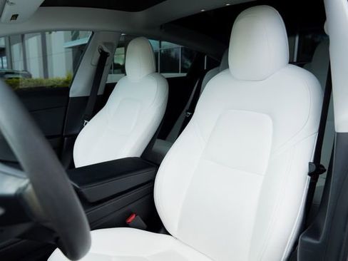Used 2021 Tesla Model 3 Long Range image 16