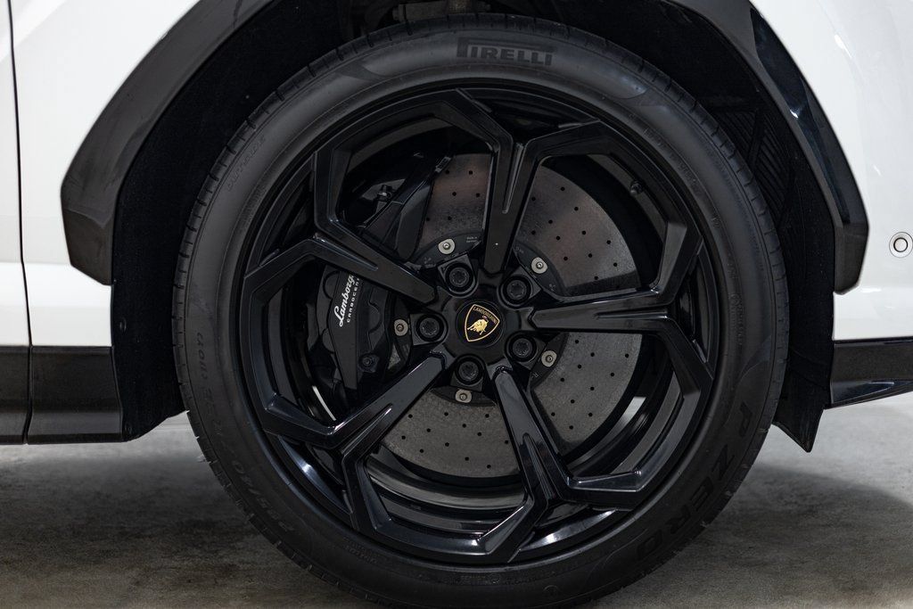 Used 2021 Lamborghini Urus AWD/4WD image 11
