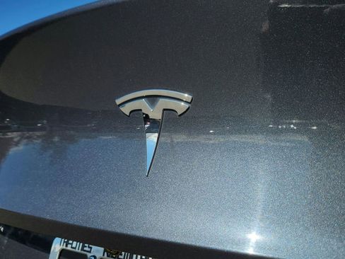 Used 2020 Tesla Model Y Long Range image 32