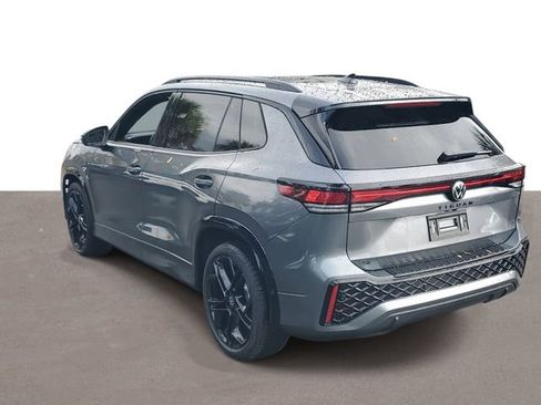 New 2026 Volkswagen Tiguan SE R-Line FWD image 3