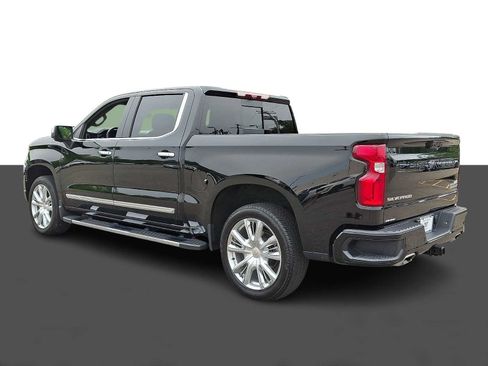 Used 2025 Chevrolet Silverado 1500 High Country w/ High Country Premium Package AWD/4WD image 4
