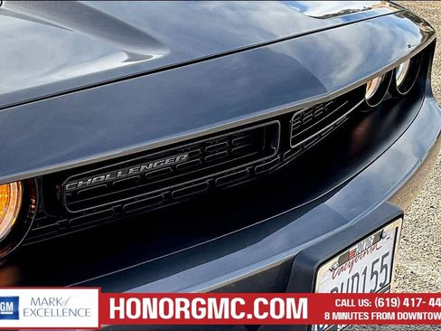Used 2018 Dodge Challenger SXT w/ Blacktop Package image 29