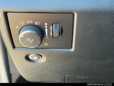 Used 2018 Jeep Grand Cherokee Altitude RWD image 21