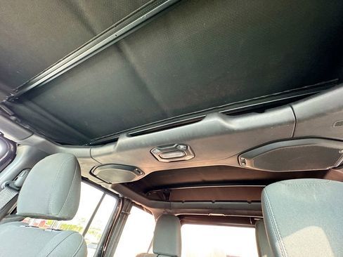 Used 2020 Jeep Wrangler Unlimited Sport S image 18