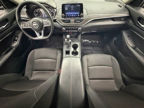 Certified 2025 Nissan Altima 2.5 SV FWD image 18