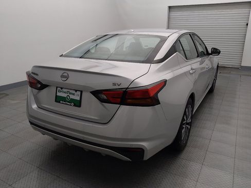 Used 2024 Nissan Altima 2.5 SV image 7