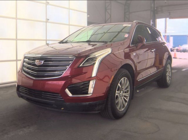 Used 2017 Cadillac XT5 Luxury w/ Driver Awareness Package FWD image 4