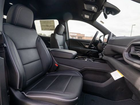 New 2025 Chevrolet Silverado EV LT image 11