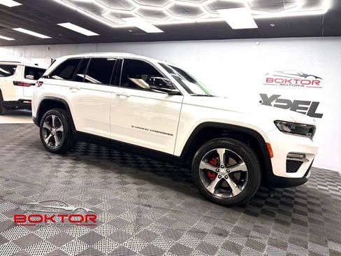 Used 2022 Jeep Grand Cherokee Limited 4xe AWD/4WD image 1