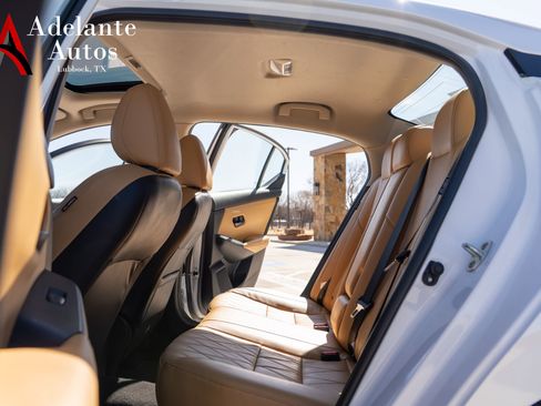 Used 2025 Nissan Sentra SV w/ SV Premium Package image 8