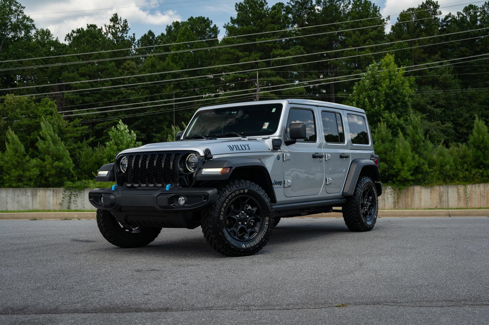 Used 2023 Jeep Wrangler Unlimited w/ Sun & Screen Package AWD/4WD image 1