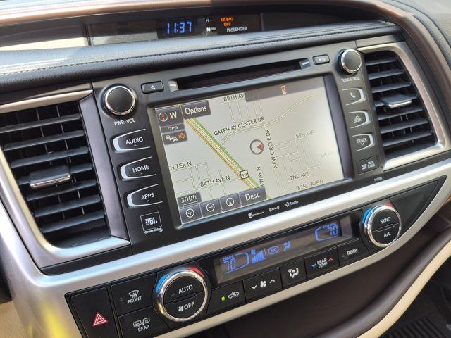 Used 2017 Toyota Highlander Limited Platinum AWD/4WD image 12