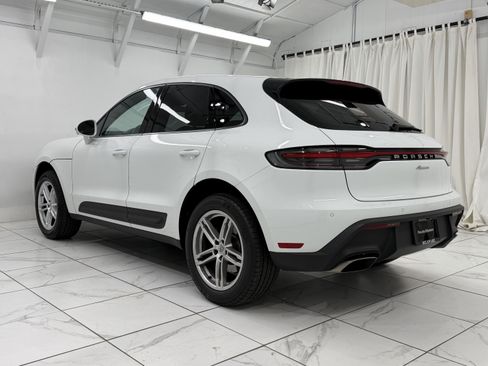 Certified 2025 Porsche Macan image 14