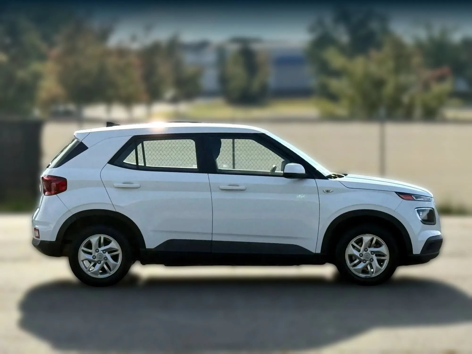 Used 2021 Hyundai Venue SE FWD image 7
