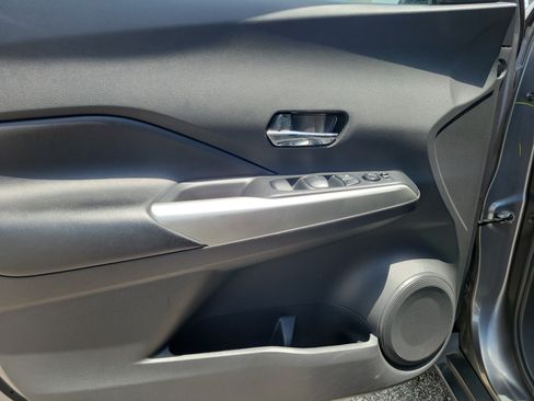 Certified 2020 Nissan Kicks SR w/ SR Premium Package FWD image 16