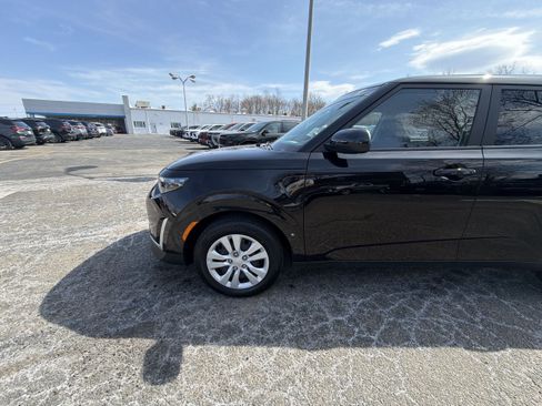 Used 2023 Kia Soul LX FWD image 34