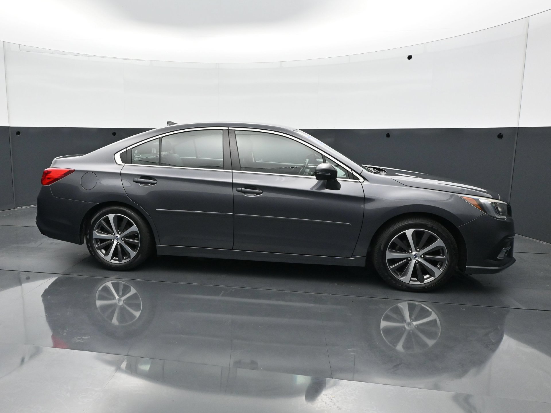 Used 2019 Subaru Legacy 2.5i Limited AWD/4WD image 8