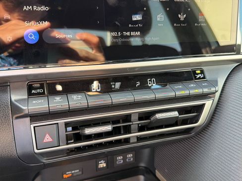 Used 2025 Toyota Camry SE FWD image 24
